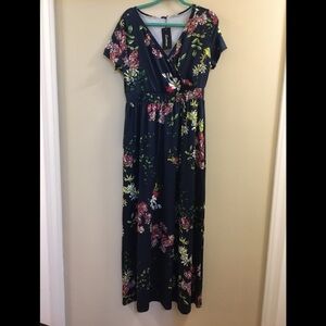 12. Zattcas Maxi Floral Dress